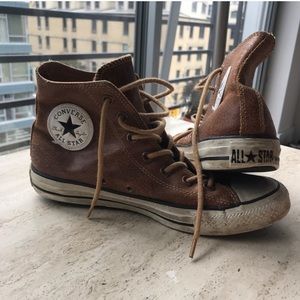 Brown leather converse size 8